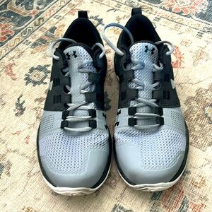 Size 8 Under Armer Mens Sneakers Like New Condition
